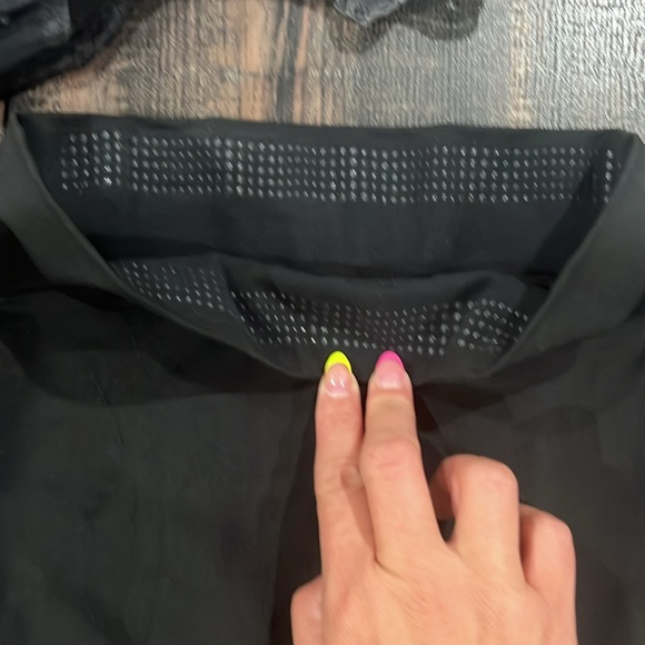 Like New Victoria’s Secret shape wear shorts mid thigh tummy control medium - Picture 4 of 4